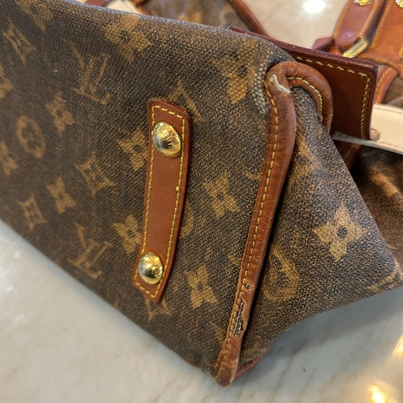 Louis Vuitton Handbag - Picture 11 of 11